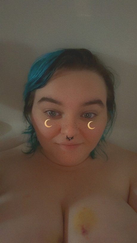 Foto di nudo di fuga di OnlyFans di Gods Little Priestess