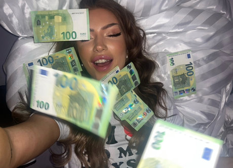 Foto di nudo di fuga di OnlyFans di Lana