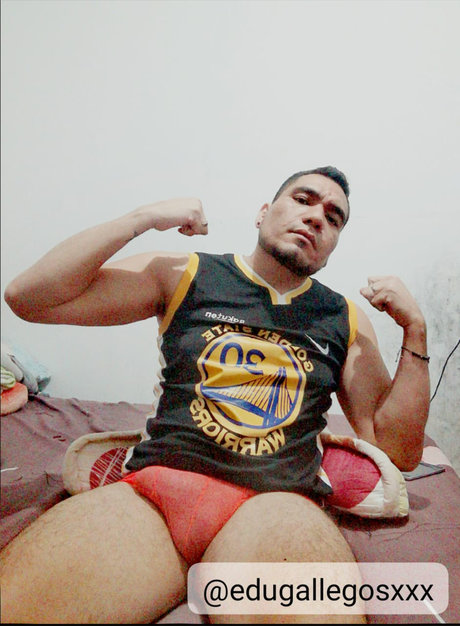 Foto di nudo di fuga di OnlyFans di Eduardo Gallegos