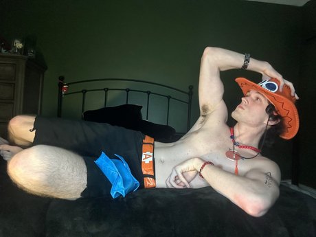 Foto di nudo di fuga di OnlyFans di Eavnc