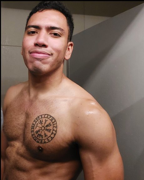 Foto di nudo di fuga di OnlyFans di Roger