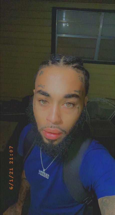 Foto di nudo di fuga di OnlyFans di Mrbackend