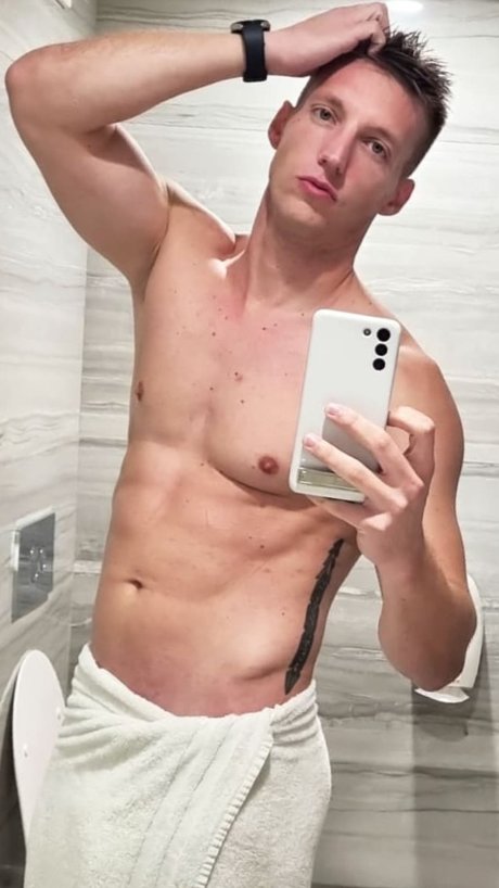 Foto di nudo di fuga di OnlyFans di Ej