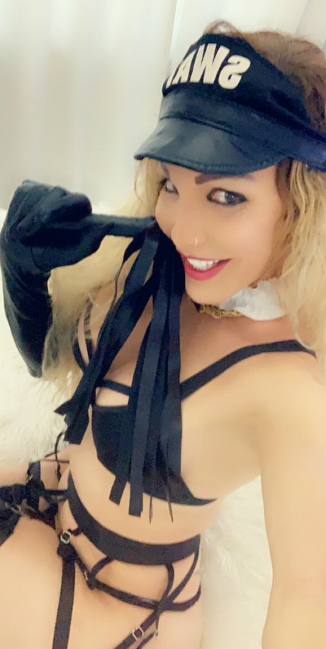 Foto di nudo di fuga di OnlyFans di Lili Cuba