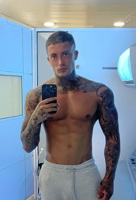 Foto di nudo di fuga di OnlyFans di Rafa