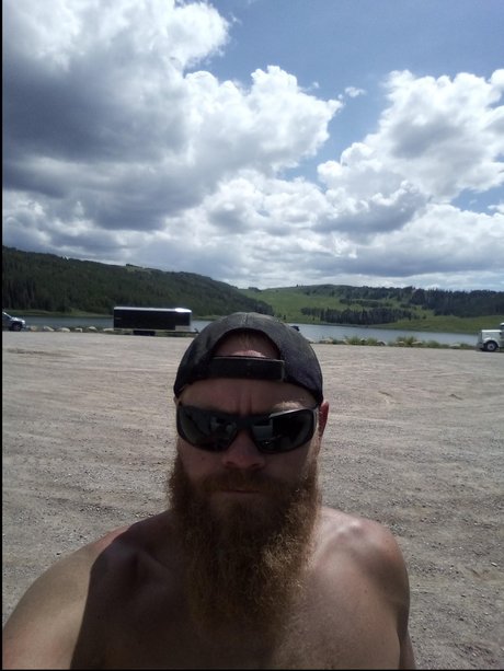 Foto di nudo di fuga di OnlyFans di Dad 2 Da Bone
