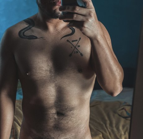 Foto di nudo di fuga di OnlyFans di Quique Dick