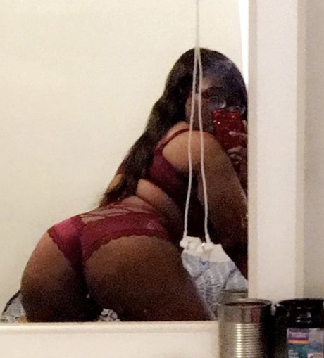 Foto di nudo di fuga di OnlyFans di Quintessential