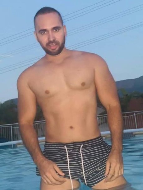 Foto di nudo di fuga di OnlyFans di Edo Castaeda
