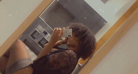 Foto di nudo di fuga di OnlyFans di Dominica