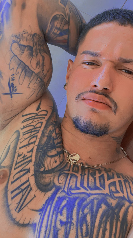 Foto di nudo di fuga di OnlyFans di Eduardo Braga