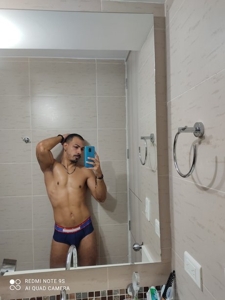 Foto di nudo di fuga di OnlyFans di Carlos Fontalvo Madrid