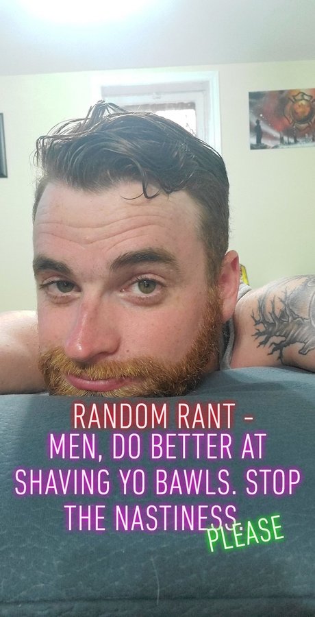 Foto di nudo di fuga di OnlyFans di Questionable Dee