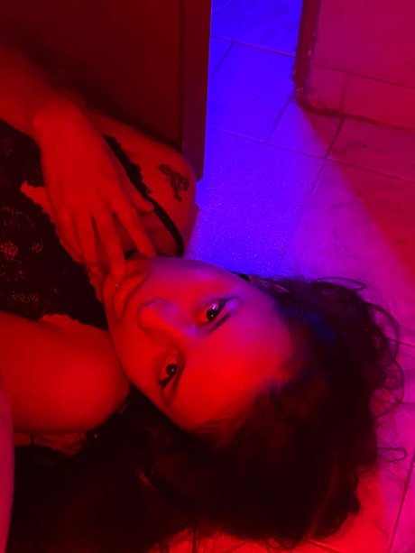 Foto di nudo di fuga di OnlyFans di Quendly Guzman
