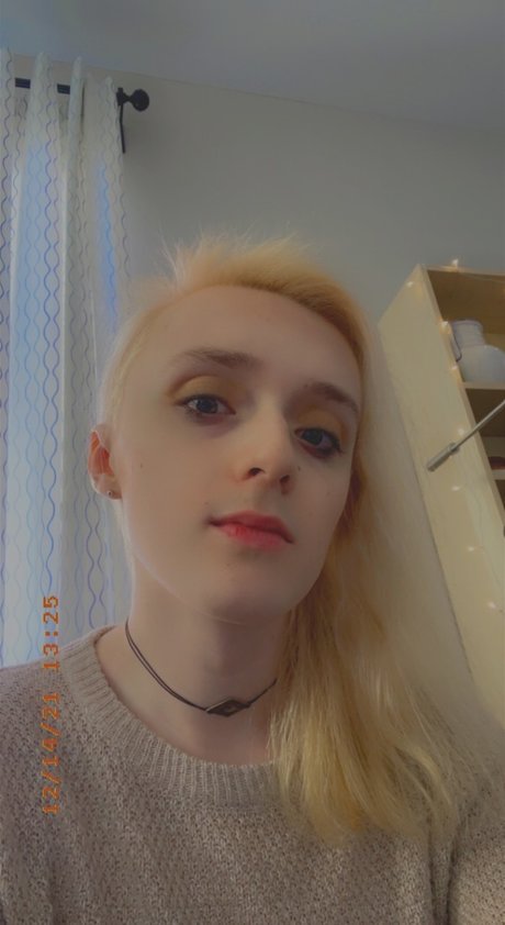 Foto di nudo di fuga di OnlyFans di Lily Lys