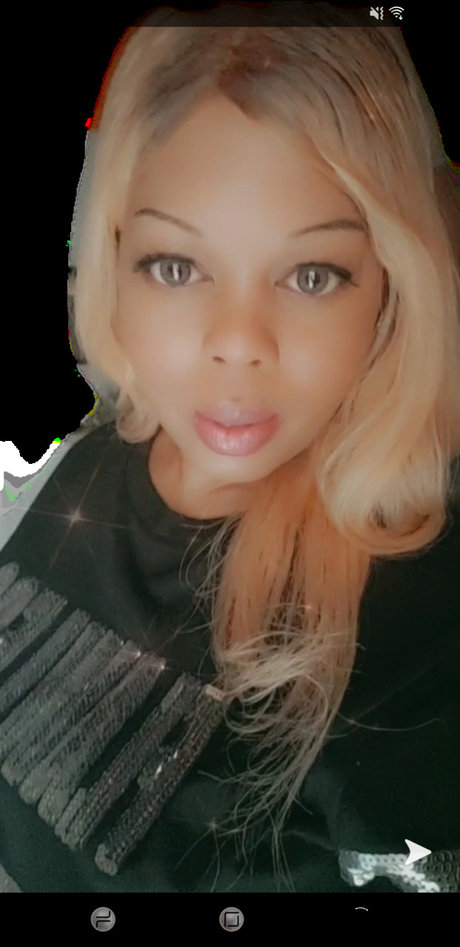 Foto di nudo di fuga di OnlyFans di Queendivamorgan