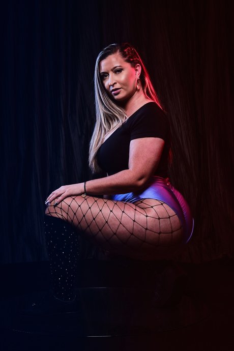 Foto di nudo di fuga di OnlyFans di Queenbz