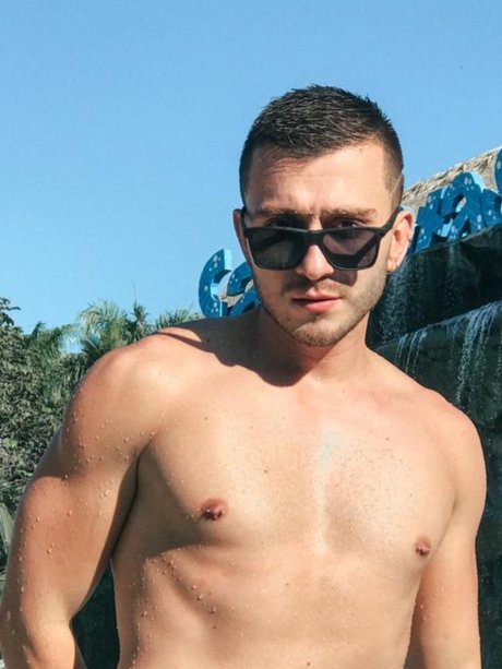 Foto di nudo di fuga di OnlyFans di Dbg