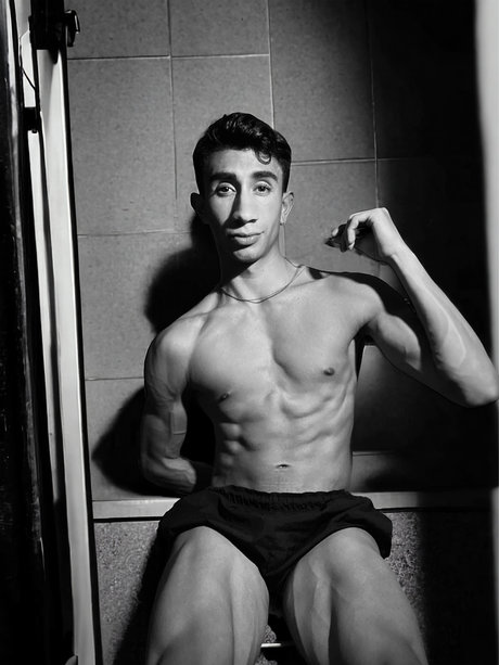 Foto di nudo di fuga di OnlyFans di Danny Ford