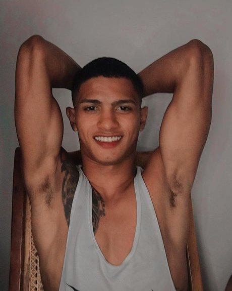 Foto di nudo di fuga di OnlyFans di Dannisimanca