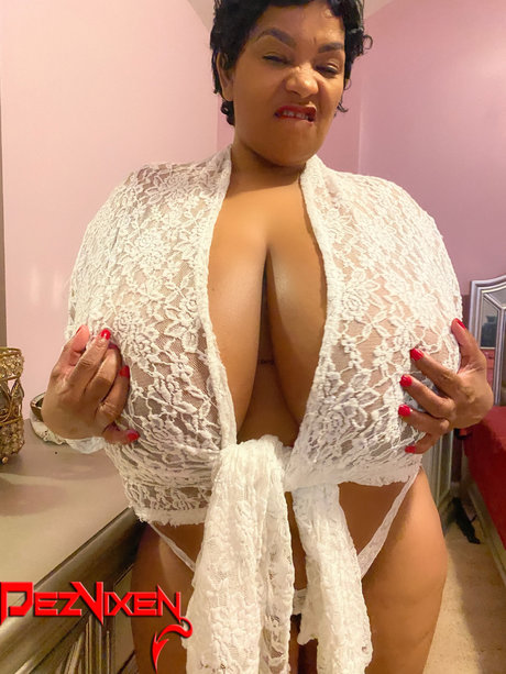 Foto di nudo di fuga di OnlyFans di Dezvixenloaded