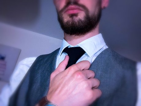 Foto di nudo di fuga di OnlyFans di Mrd  Suited Man  Free Subcription