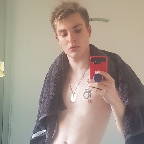 Foto di nudo di fuga di OnlyFans di Dante Riley