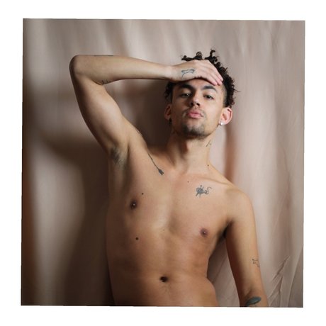Foto di nudo di fuga di OnlyFans di Domino Bolt