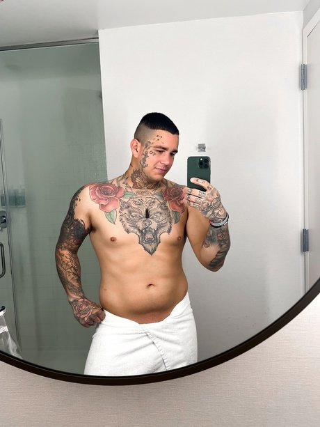 Foto di nudo di fuga di OnlyFans di Devinnscott