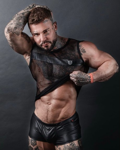 Foto di nudo di fuga di OnlyFans di Danny Starr