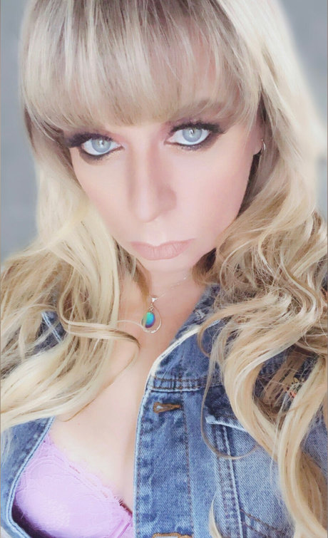 Foto di nudo di fuga di OnlyFans di Desiree