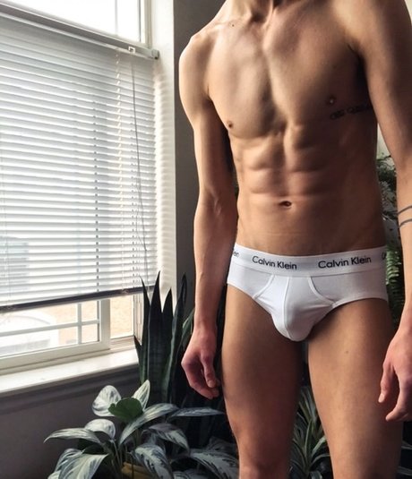 Foto di nudo di fuga di OnlyFans di Salty Twunk