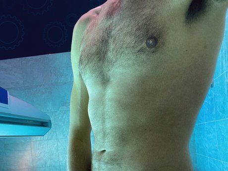 Foto di nudo di fuga di OnlyFans di Dl Bi Hung