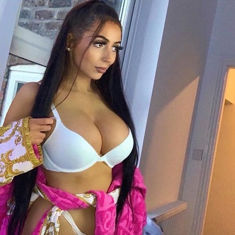 Foto di nudo di fuga di OnlyFans di Edible