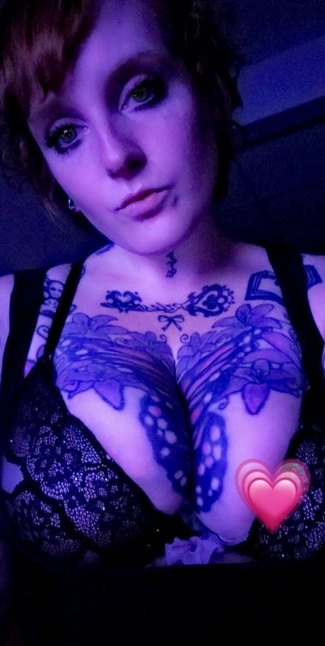 Foto di nudo di fuga di OnlyFans di Rainy Raelyn