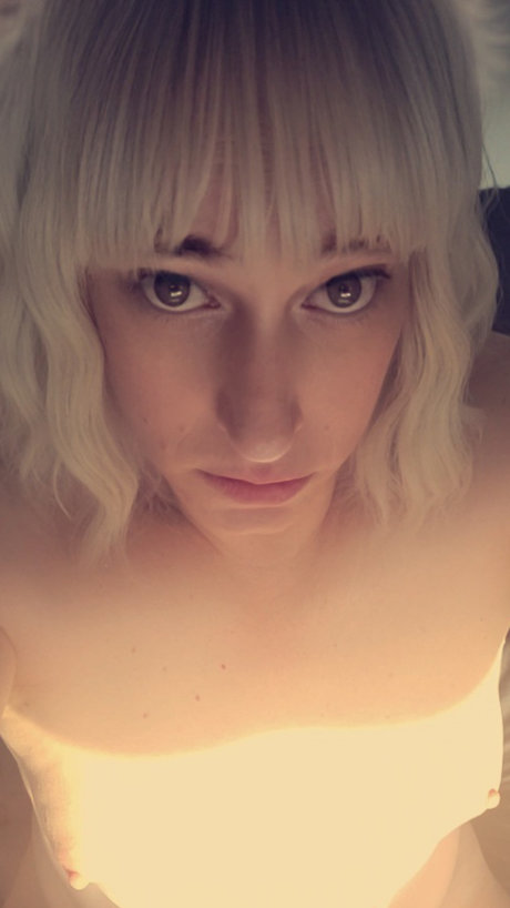 Foto di nudo di fuga di OnlyFans di Rain