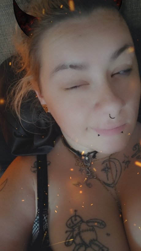 Foto di nudo di fuga di OnlyFans di Raine Moon