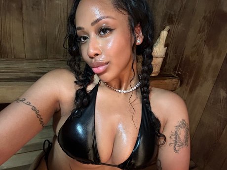 Foto di nudo di fuga di OnlyFans di Rainbowchild444
