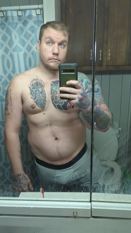 Foto di nudo di fuga di OnlyFans di Rage