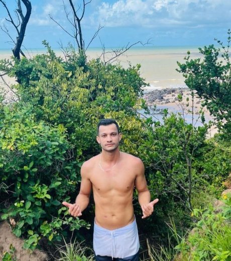 Foto di nudo di fuga di OnlyFans di Rael Sobral