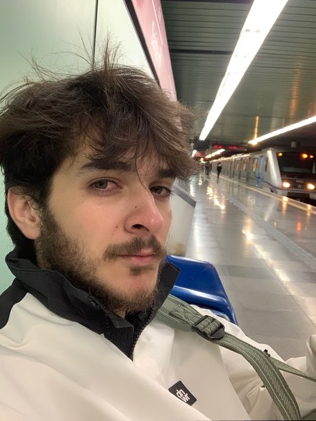 Foto di nudo di fuga di OnlyFans di Rud