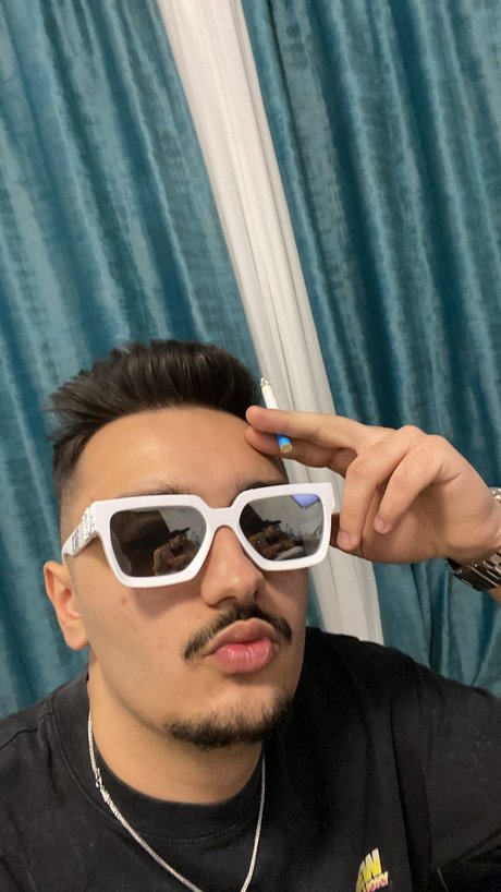 Foto di nudo di fuga di OnlyFans di Radu