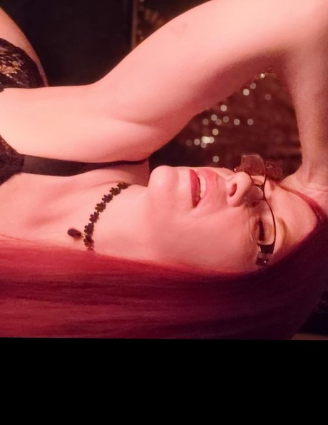 Foto di nudo di fuga di OnlyFans di Empress