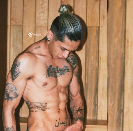 Foto di nudo di fuga di OnlyFans di Eddy