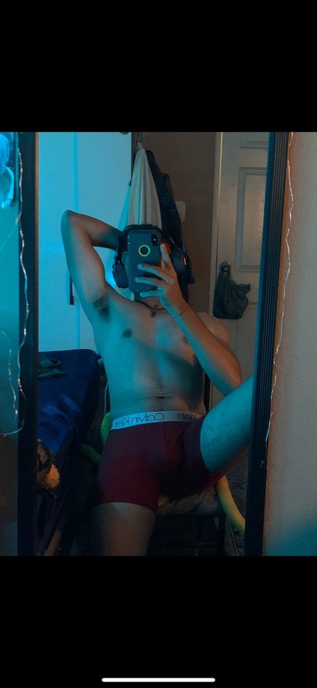 Foto di nudo di fuga di OnlyFans di Eduardo Oyuela