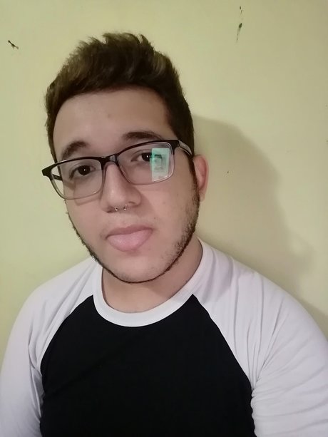 Foto di nudo di fuga di OnlyFans di Edgar