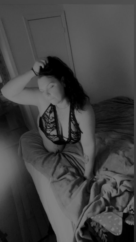 Foto di nudo di fuga di OnlyFans di Cc
