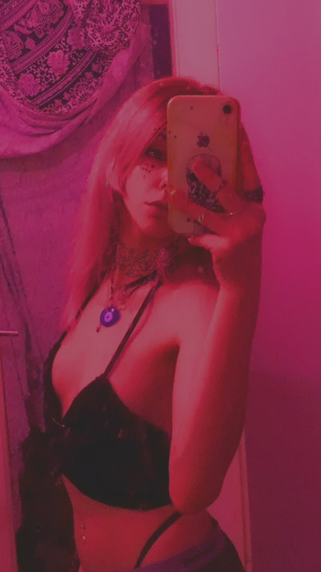 Foto di nudo di fuga di OnlyFans di Mish