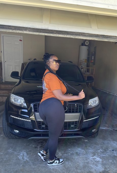 Foto di nudo di fuga di OnlyFans di Symone