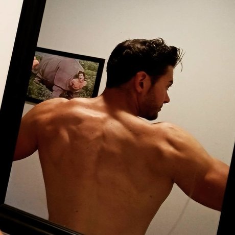 Foto di nudo di fuga di OnlyFans di Derock With Me